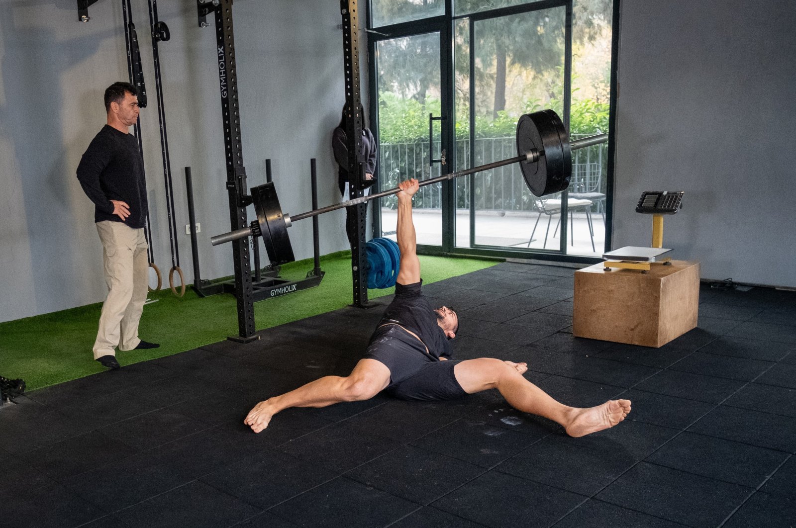  Athlete Burak Yazgı sets Guinness World Record in ‘Turkish Get Up’