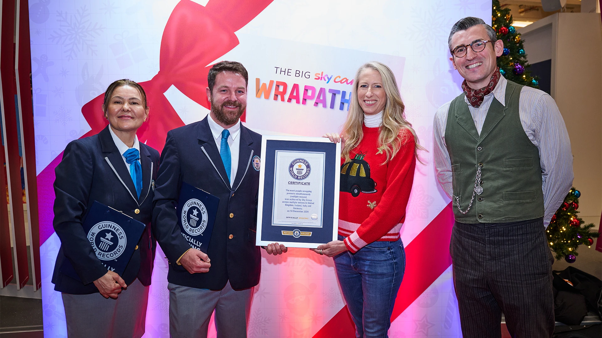  Sky wraps up GUINNESS WORLD RECORDS™ title in Christmas Wrapathon event that sees the most people wrapping gifts at the same time