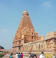  First Indian temple with many interconnected structures – Brihadeeswarar Temple, Tamil Nadu