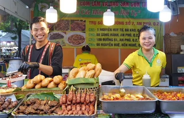  “Vietnam Sets World Record for Largest Display of Sandwich Fillings and Toppings!”