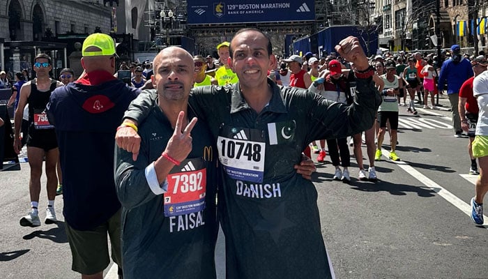  “Pakistani Duo Makes History at Boston Marathon, Clinches Guinness World Record for Historic Feat”