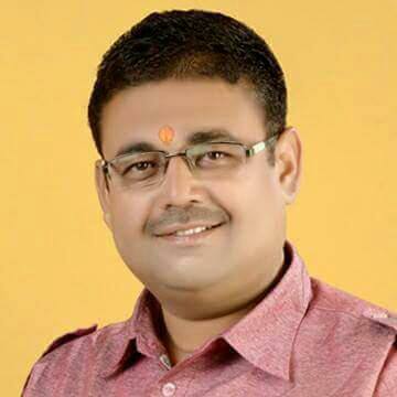  Abhishek Saxena Sets Record with 29 E-Registrations in a Day Supporting PM Awas Yojana