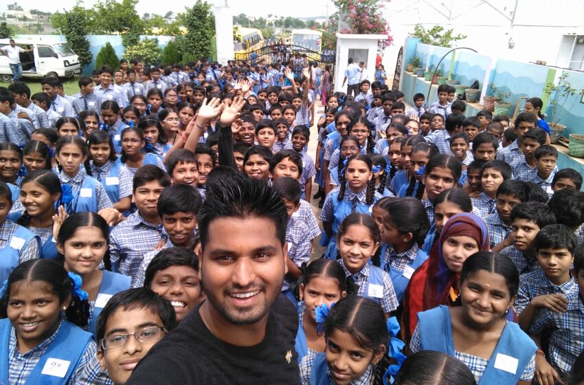  Hyderabad Student Bhanu Prakash Rachha Sets World Record for Most Selfies Clicked in One Hour