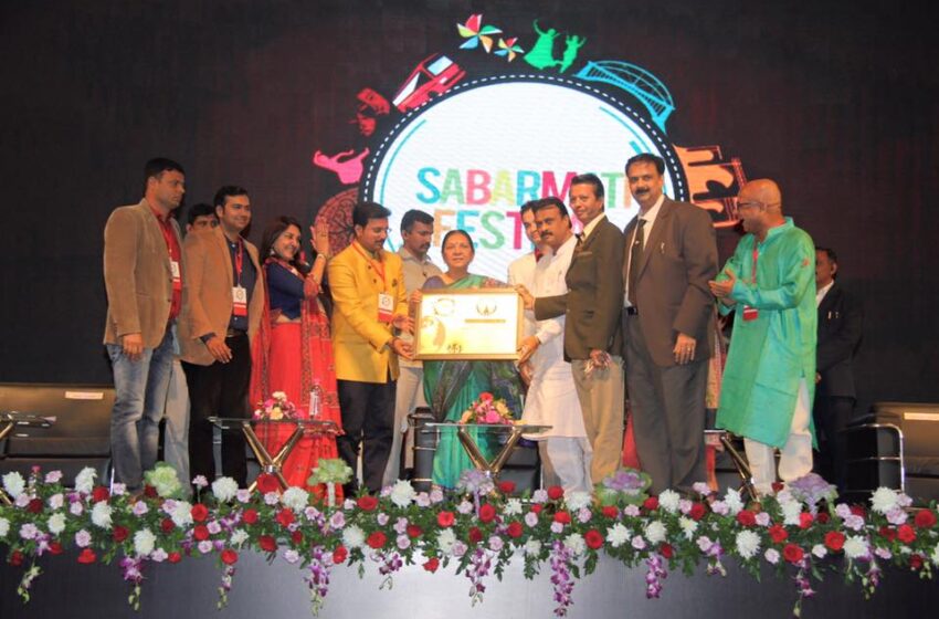  1000 Artists Perform Together at Sabarmati Festival 2016, Setting New World Record