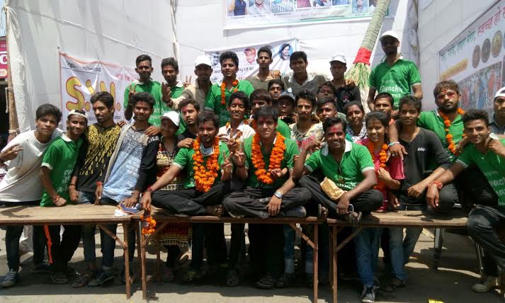  “Swachh Bharat Champions: 11 Volunteers Clean Bhilwara Streets for 28 Hours Straight”