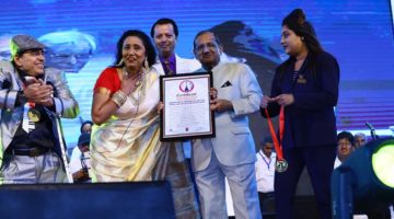  Shrimati Daksha Gohil Sets New World Record with Over 3000 Stage Performances Worldwide