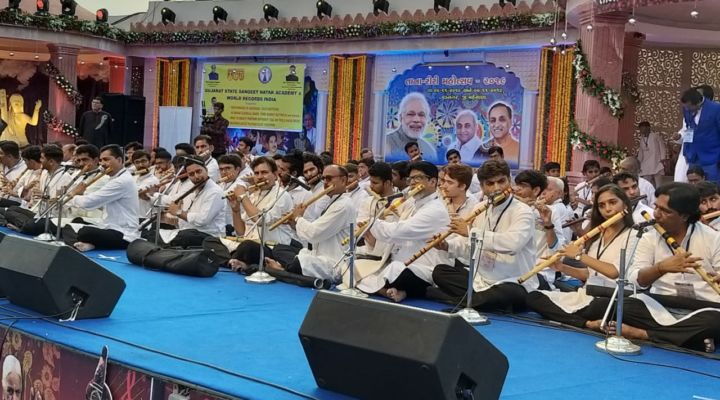  Maximum Number of Artists Performing Flute Simultaneously