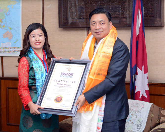  World’s First Barista to Brew and Serve Coffee on Mount Everest Summit
