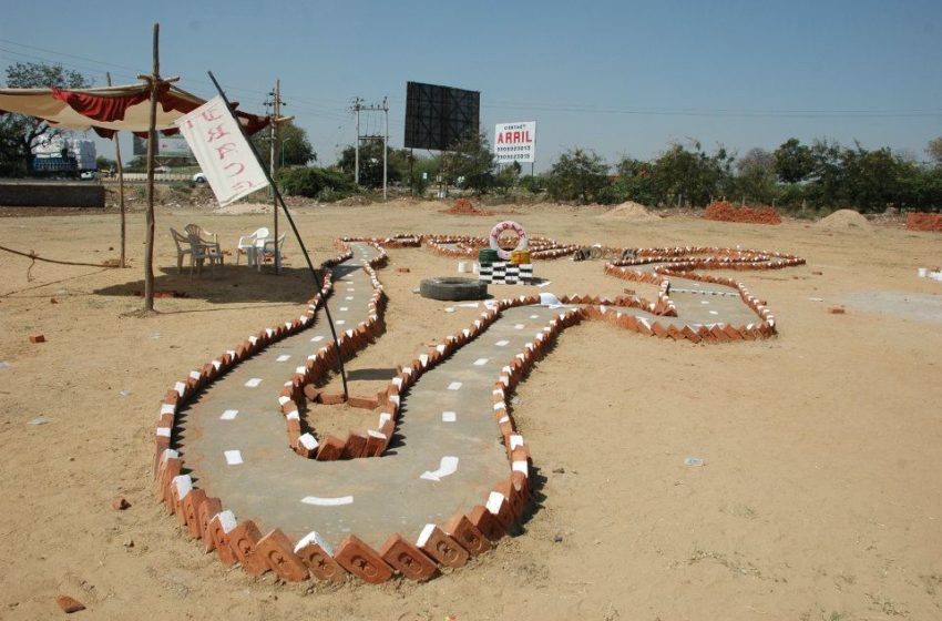  SAL Institute Students Build Largest Robo Race Track