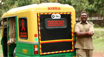  “Nighttime Lifesaver: Free Auto Rickshaw Ambulance Service by Manjunath Pujari”