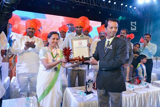  Maratha Mandal Sets Record with 15,800 Participants Singing Patriotic Songs on Republic Day