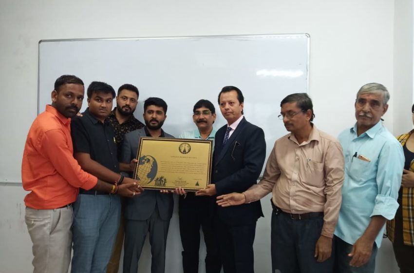  Mihir Brahmbhatt Sets World Record with 5646 km Social Unity Walk Across 426 Villages