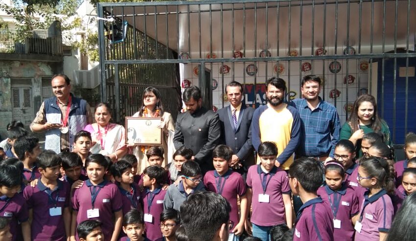  First-Ever Voluntary Confinement to Promote Ban on Single-Use Plastic