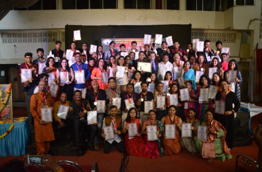  “Record-Breaking Concert: Most Singers Perform Legendary Bollywood Hits with Live Orchestra”