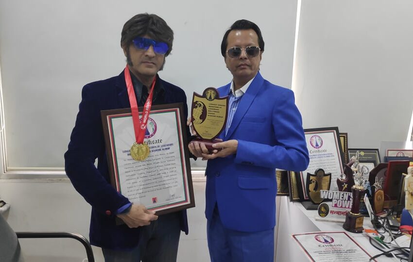  “Longest Solo Karaoke Marathon Singing 178 Kishore Kumar Hits to Honor COVID-19 Warriors”