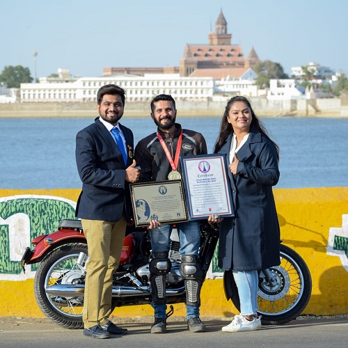  Tushar Budhbhatti Sets New Record with Fastest 1,000 km Motorcycle Ride Despite Disability