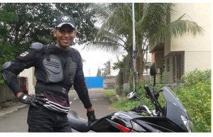  Vinil Ambadas Kharge Sets Record for Fastest 2,137 km Motorcycle Ride in a Day