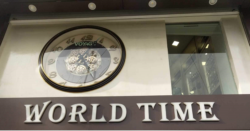  “India’s Largest Designer Wall Clock Created by Nisha Jayesh Chheda”