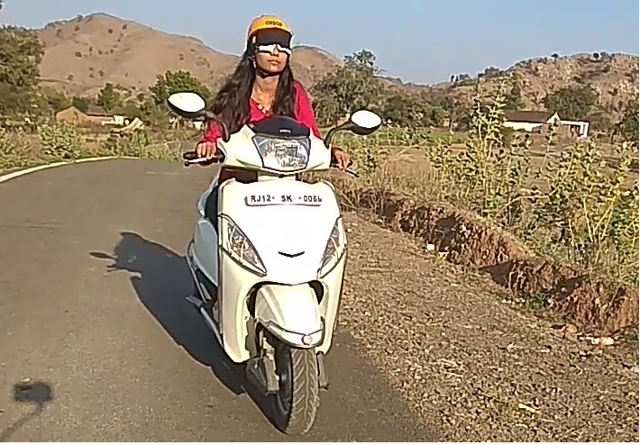  Vikas Public School Student Diksha Joshi Sets Record with Blindfolded Scooty Ride