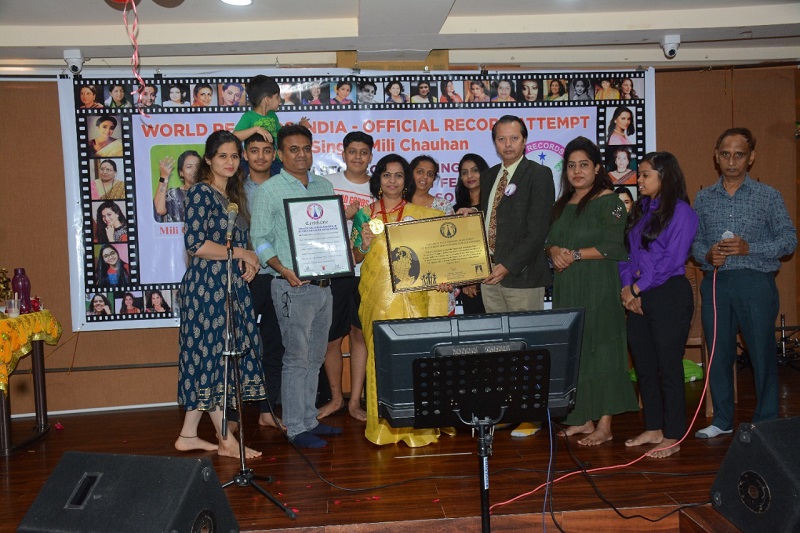  Mili Chauhan Sets New Record with Solo Singing Marathon of 51 Female Bollywood Songs