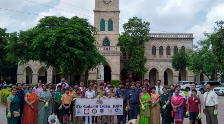  Rajkot Municipal Corporation Sets Record with Mega Cleaning Campaign by Over 10,000 Women