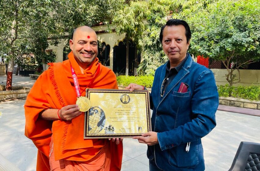  Pujya Shreeji Swami Honored for Completing 501 Bhagwat Kathas Over 35 Years