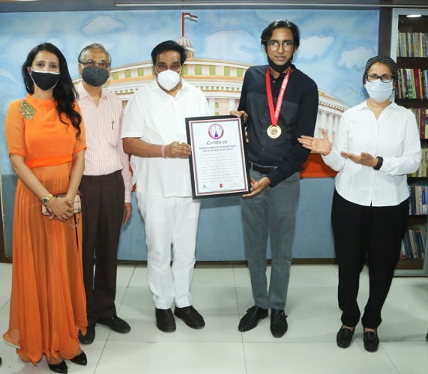  Dr. Vimal Rathi and Team Set New World Record with Tiranga Challenge on World’s Friendship Day