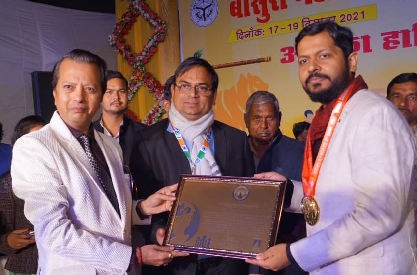  “World’s Longest Playable Flute Sets New Global Record”