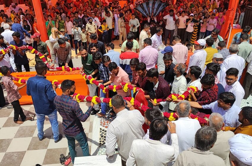  World’s Longest and Heaviest Flower Mala Created and Offered at Aai Shree Mogaldham Festival