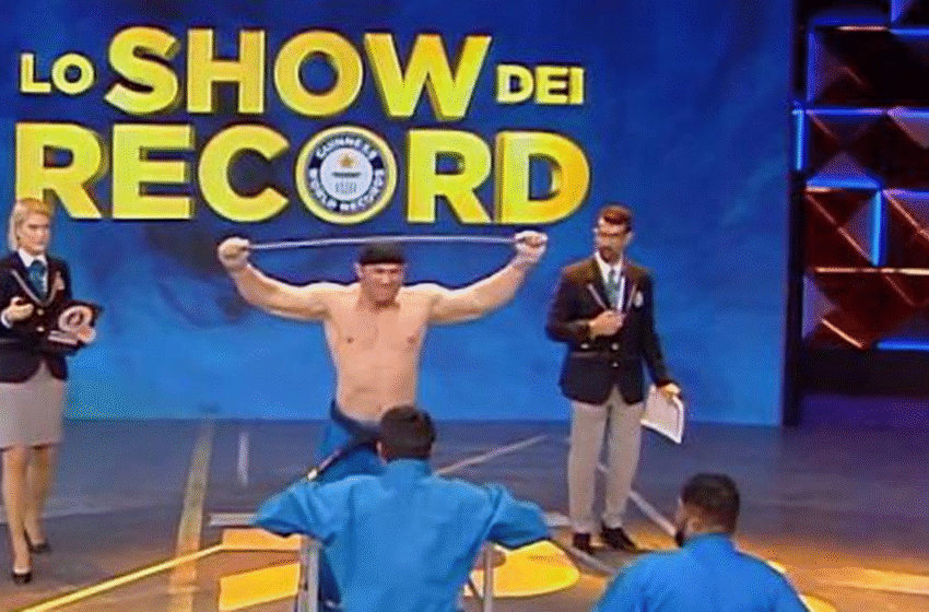  Indian Man Breaks World Record by Bending 24 Iron Bars on His Head in One Minute