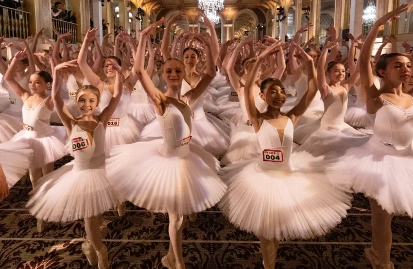  Ballerinas Set New World Record for Largest ‘En Pointe’ Assembly in New York