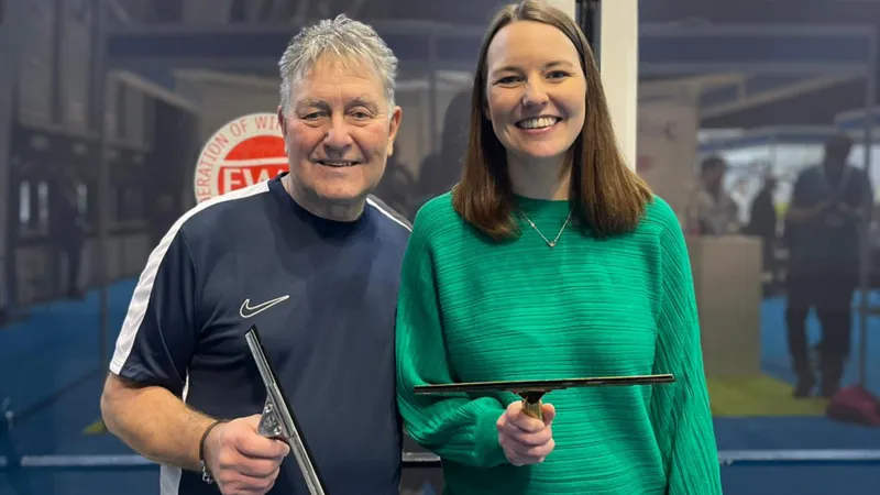  “Window Cleaning Dynasty: Daughter Joins Dad in Breaking World Record”
