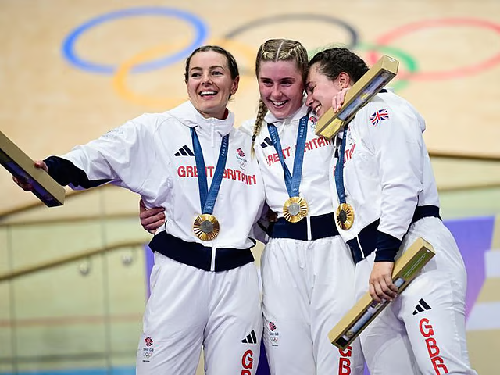 Britain Strikes Gold in Record-Smashing Women’s Team Sprint at Paris Olympics
