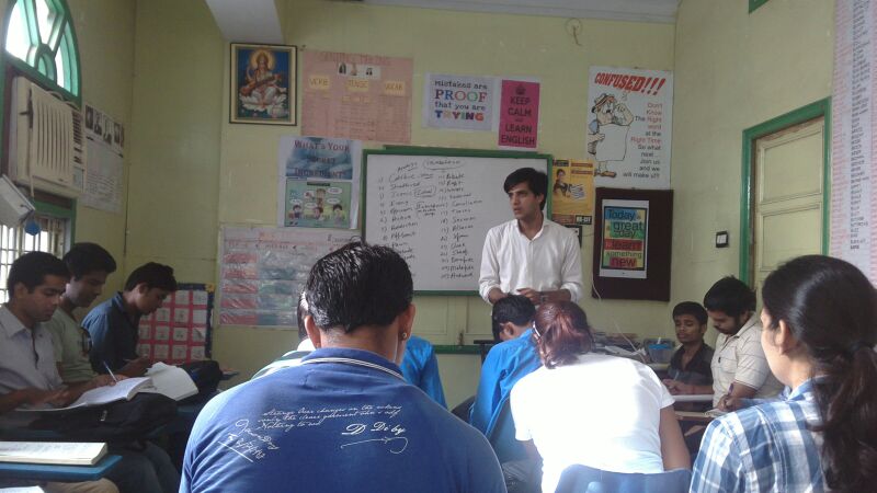  Dr. Abhilash Modi Sets New Record by Teaching Spoken English Continuously for 27 Hours