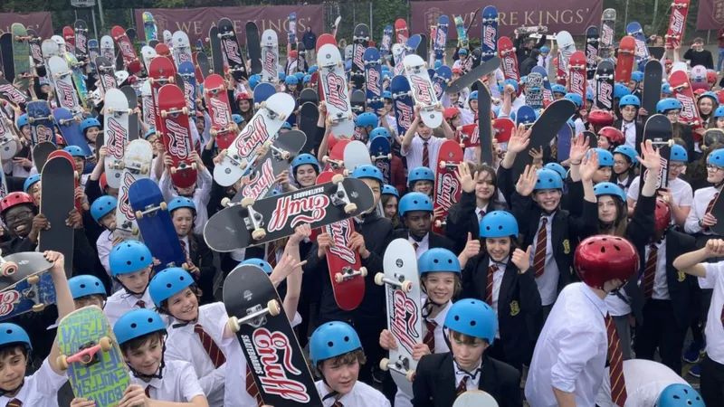  UK Skateboard Coach Leads Record-Breaking Lesson with 360 Students