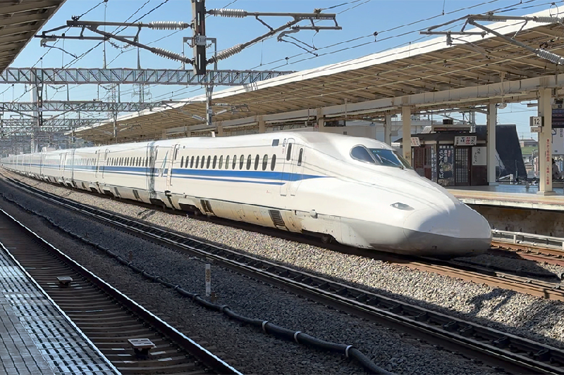  Japan’s Bullet Trains: 60‑Year Safety Marvel—0 Injuries in 5.3 Billion Rides
