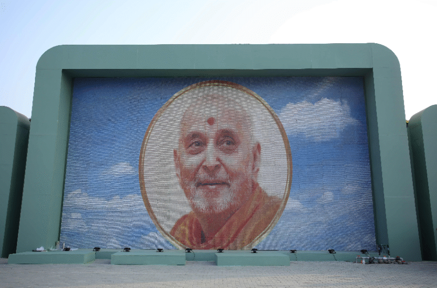  BAPS Swaminarayan Sanstha Creates World’s Largest Bubble Wrap Painting in Ahmedabad