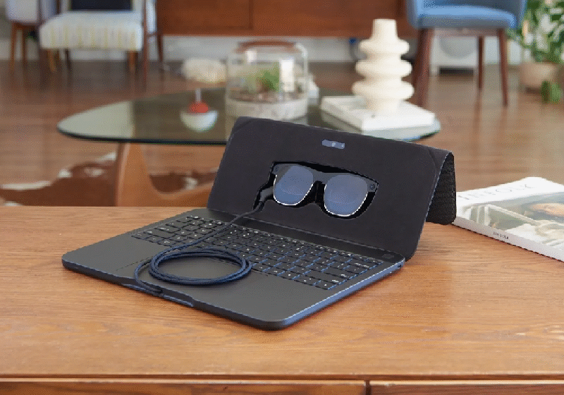  The World’s First Screenless Laptop Is Here — Welcome to the Future of Computing