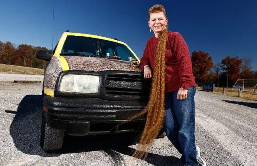  Knoxville Nurse Claims Guinness World Record for World’s Longest Competitive Female Mullet