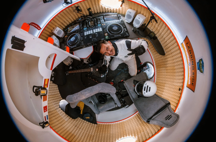  Burak Yeter Sets World Record for Highest Altitude Live DJ Performance at 55,000 Feet