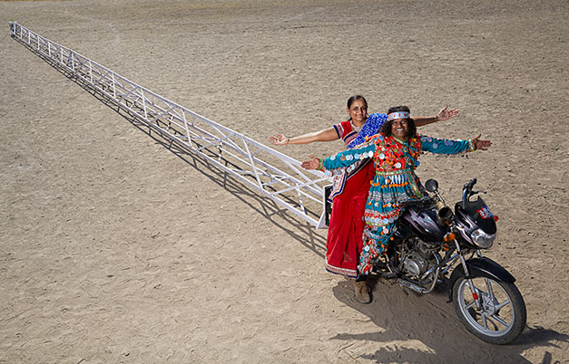  India’s Bharat Sinh Parmar Builds World’s Longest Motorcycle Measuring Over 26 Meters