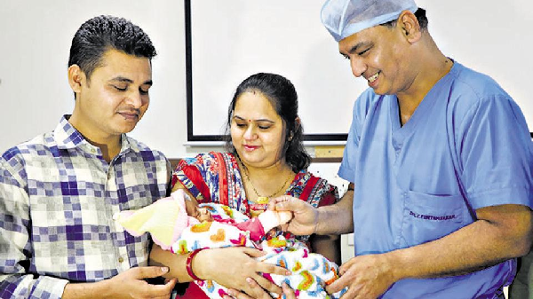  Meenakshi Valand Becomes First Indian Woman to Give Birth After Uterine Transplant