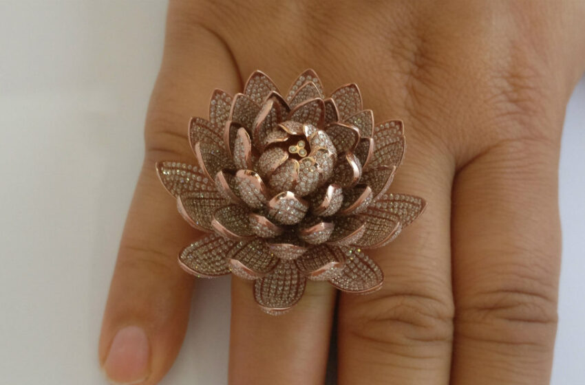  Surat Jewellers Set World Record with Ring Featuring 6,690 Diamonds