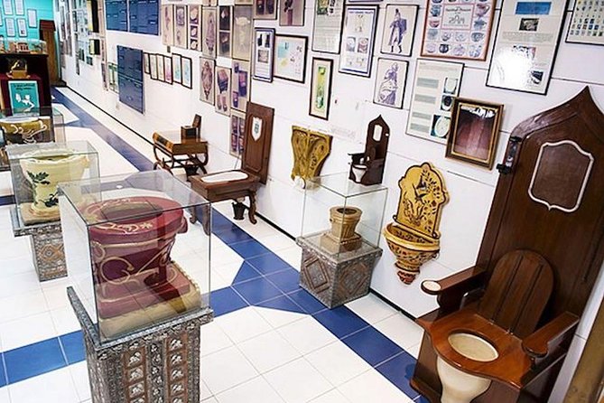  India’s First Toilet Museum Flushes Open the Doors to History and Hygiene