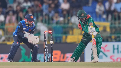  “Bangladesh Collapse as Sri Lanka Sets ODI World Record in Stunning Turnaround”