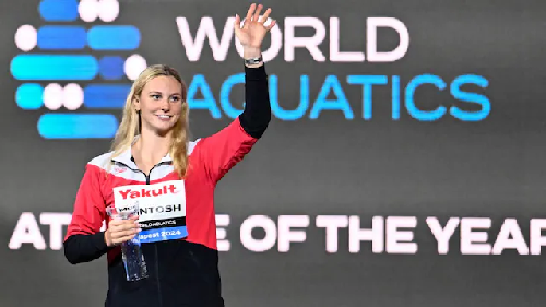  “Triple World Records in Five Days: Summer McIntosh Eyes World Championship Gold”