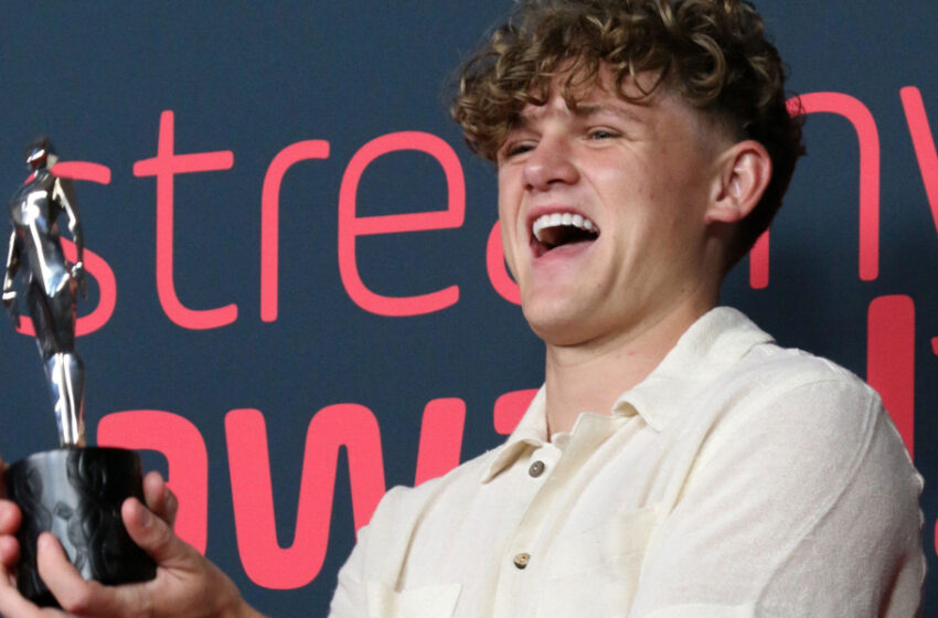  YouTuber Ryan Trahan Breaks World Record with Sweet Support from Fans