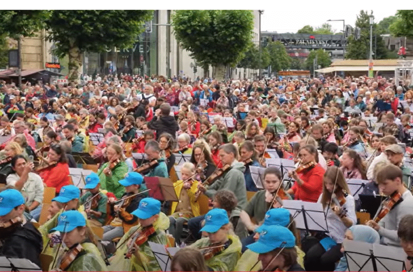  Germany Sets New World Record for Largest String Orchestra with 1,353 Musicians