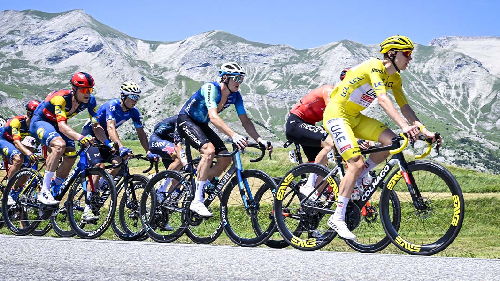  “Tour de France 2025: Pogačar Poised for Glory as World’s Biggest Sporting Event Begins”