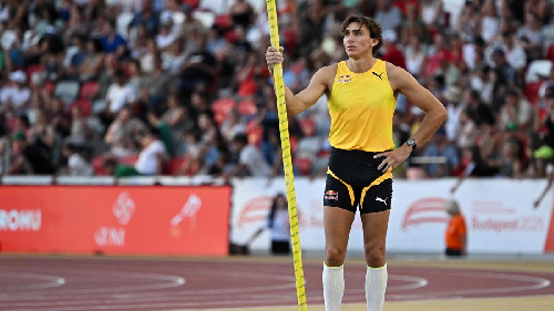  Armand Duplantis Breaks Pole Vault World Record for 13th Time, Clears 6.29m in Budapest